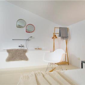 3 Bedroom Villa with Pool, Terrace and Sea Views near Vinisce, Sleeps 7